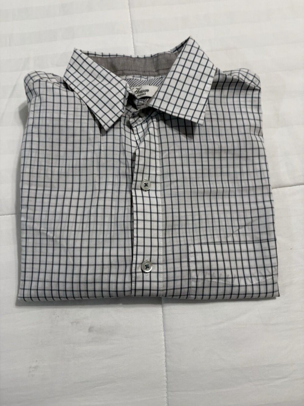 VAN HEUSEN Men's Dress  Blue Shirt Size 14-14.5 S/P Fit Traveler